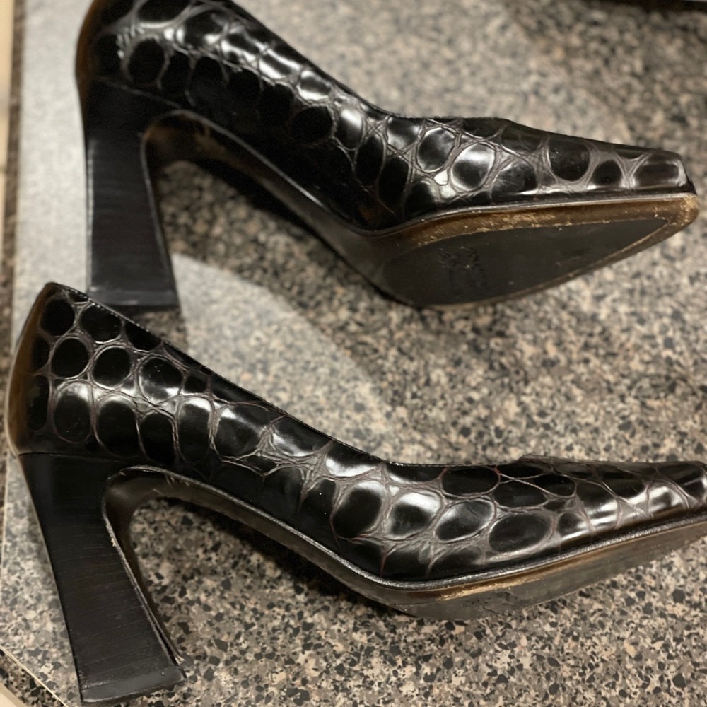 Donald J Pliner Couture peep toe shoes - Picture 3 of 7